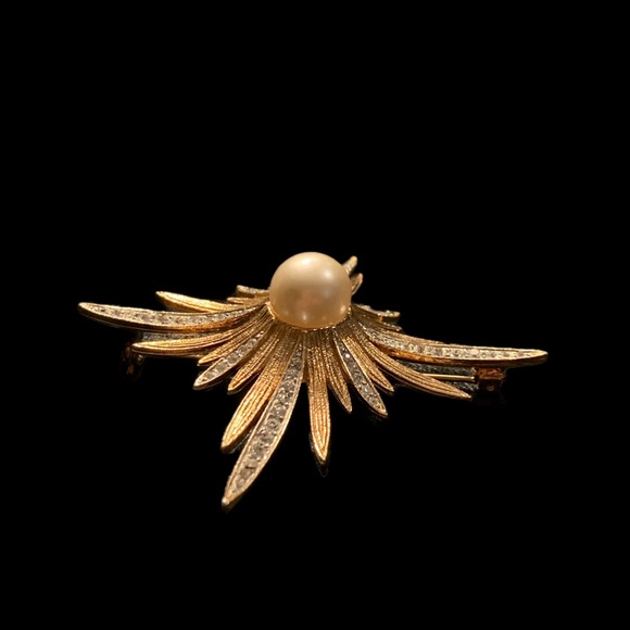 Vintage Sunburst Brooch - Picture 2 of 4